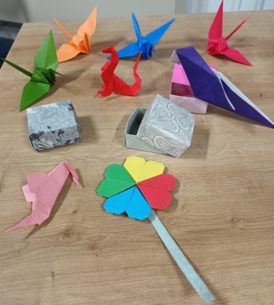 Gevouwen modellen bij de origami workshop
